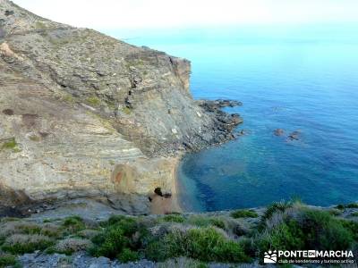 Calblanque y Calnegre - Cabo Tiñoso; viajes senderismo España; senderistas;viaje puente de mayo